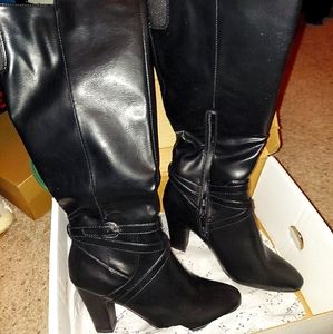 Women's high heel boots